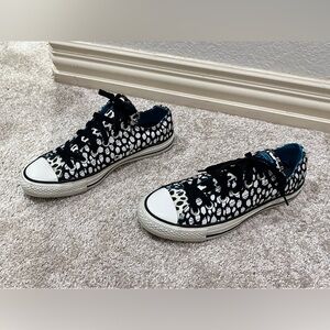 Converse Women’s Shoes in Black and White